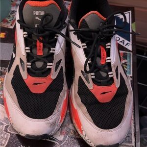 Puma Dynamic Black and Orange Trainers